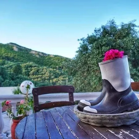 Corfu Spacious Garden Home-Fully Equipped Retreat